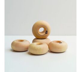 Einzelkugeln, Mottenkugeln, Mottenschutz, Kleider vor Motten schützen, Mottenkugeli, Arvenkugeln, Mottenkugeln aus Arvenholz, Zirbenkugeli, Zirbenkugeln, Mottenkugeln aus Zirbenholz