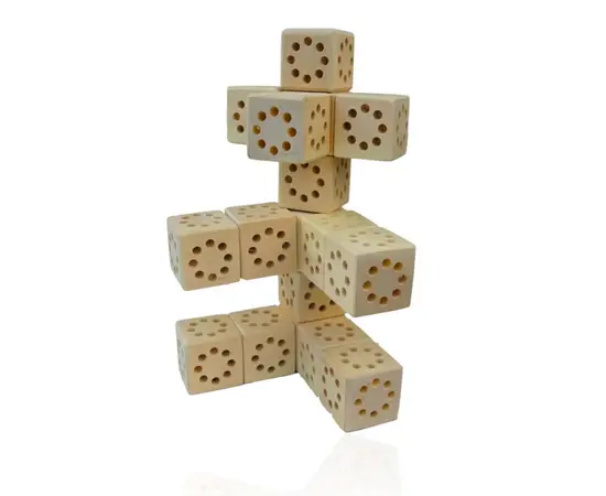 Steckbausteine aus Arvenholz mit denen man in alle Richtungen bauen kann, ohne zusätzliche Verbindungselemente, gibt es nur hier!  RESO ist ein patentiertes Schweizer Holzspielzeug aus Bündner Arvenholz. Mit den 17 Arvenholzklötzen und dem Holzhämmerli